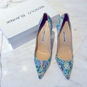 MANOLO BLAHNIK Classic BB Pumps Stiletto Heels 41 9 Blue Floral Shoes